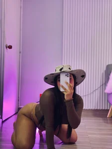 Mylarossi your cowgirl Pic 3