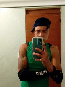 Yo de Ojitosbrrr  8 Imagens