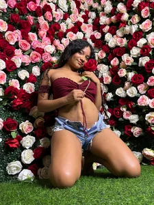 Emma_ster In the flowers 🌹❤️ 06/09/26 รูป 