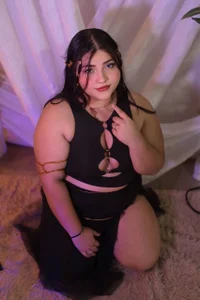 TaniaBellini hii1 টি ছবি