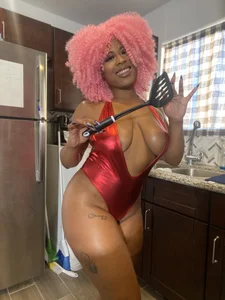 Showing off de MeleiMarvelous  photos