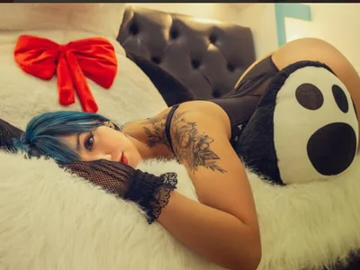 Alana_dagger_ Public Pic 2