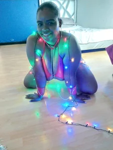 cock_whisperer69_ CHRISTMAS NIGHT Pic 3