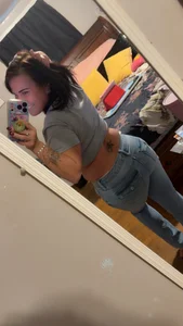 UrMilfy01 Public Pic 3