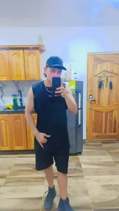 Bryan_Rossi ... টি ছবি