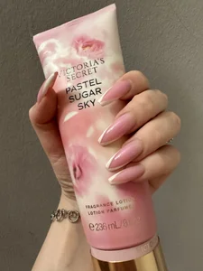 KissMissAngela manicure Pic 2