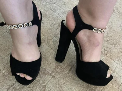 Rorria: Public ( 6 фото)