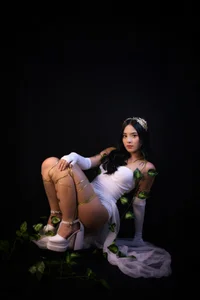 Veronica_isaza__ Ecstasy on Olympus Pic 2