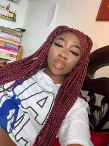 Emaaa-curvyy Public Foto