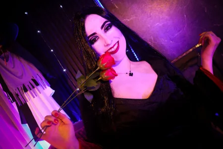 Belly_Rosse 📸Morticia Bilde 6