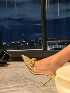 Conny_honeyy Caught in the perfect pair 👠 Immagine 