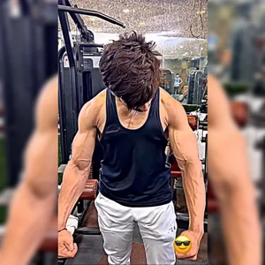 aarav_chaudhary007: Public ( 2 фото)