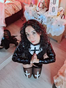 LuisaMarquezのHOLY TEMPTATIONの 6枚の写真