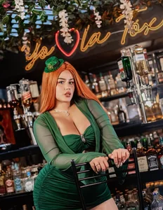 Miamontoya 🍀Want 2 have this Shot with Me?🍑St.Patrick's Photo Immagine  2