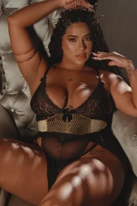 Your Goddess, Your Addiction 🌙 de tatii_moon  3 photos