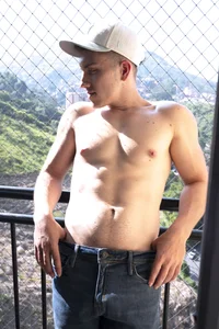 ALANNFERRER: HEY ( 2 фото)