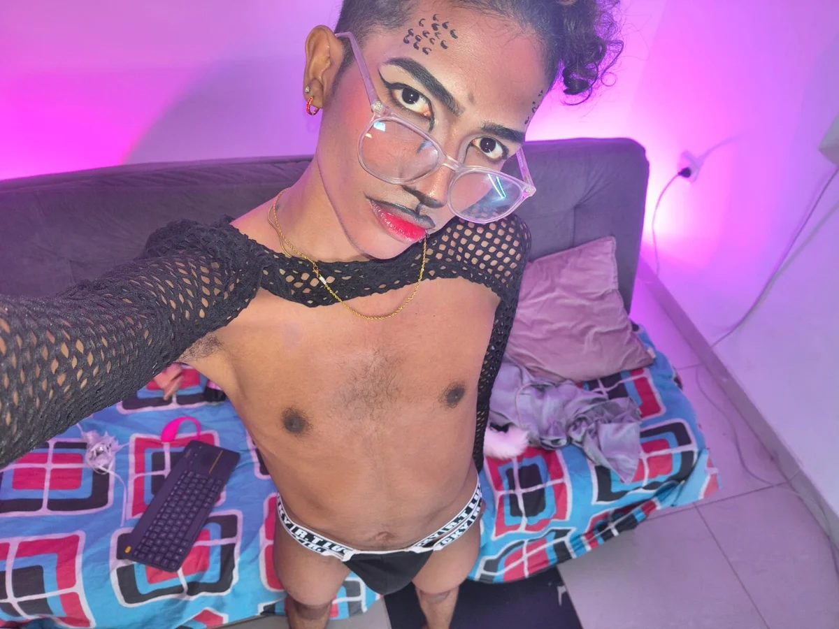 ภาพที่กำลังนิยมของ triiangel_latinboy  698