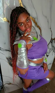 Rosebeckersx: Starfire costume ( 6 фото)