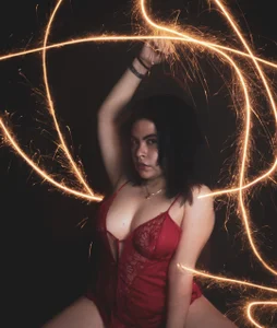 zoe_37 fiery red Bilde 4