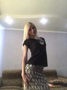 SexyBeatriice Proud of being Ukranian Poză 4