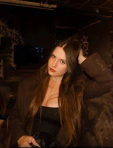 Public de AlishaBennett  5 Imagens