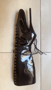 kisicaxxのmy high heels and other shoesの 8枚の写真