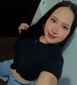 Rossie_Bloom Public Pic 2