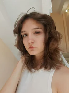 DebiHenks smile Pic 3