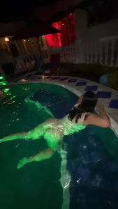 IrisDuvallPublic图片