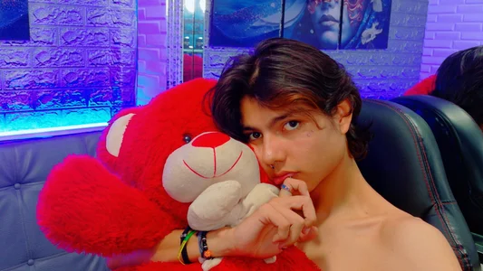 alandelrey57 Bear cled: say hi صورة واحدة|alandelrey57 Bear cled: say hi صورتان|alandelrey57 Bear cled: say hi  5 صور|alandelrey57 Bear cled: say hi  5 صورة