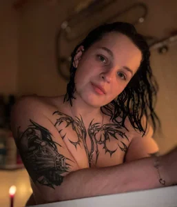 ChelseaEmbertona my boobies need to be free! Pic 7