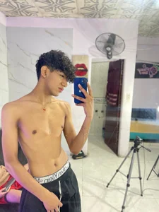FRIENDS_LATINOS Public Bilde 2