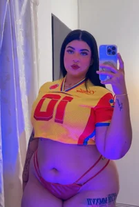 Katty_West 💛💙❤️ Foto 4