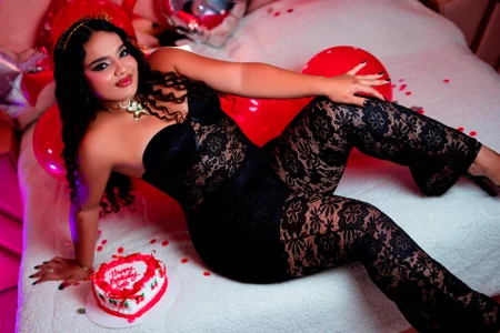 LunaJohns my special birthday Pic 3