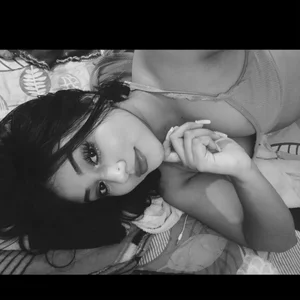 Analia18_ Public Pic 5