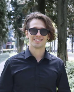 tommyjoyer Me with a long hair Pic 2