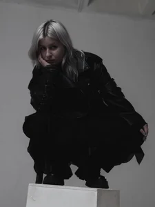 Flora_SecretLife Dark photos🖤🩶 Εικόνα 8