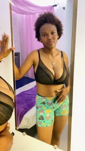 mia__thomson_ Public  5টি ছবি