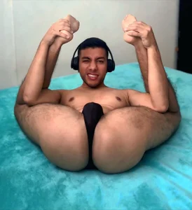 Max_Hornye Public صورة واحدة|Max_Hornye Public صورتان|Max_Hornye Public  3 صور|Max_Hornye Public  3 صورة