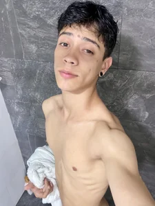 Esteban_Knight 🚿🚿🛀🏻 Pic 2