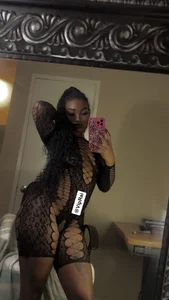 PrincessRayaris Add my OF!<3 @VipRai sexfoto 1