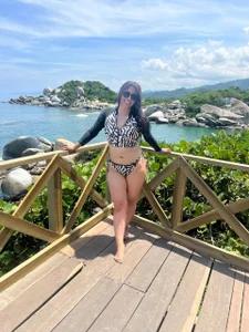Rebeca_Williams_ Enjoying the beach Bilde 5
