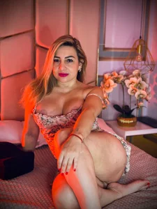 angel_vibes_ My body desires you 🥵 Foto 2