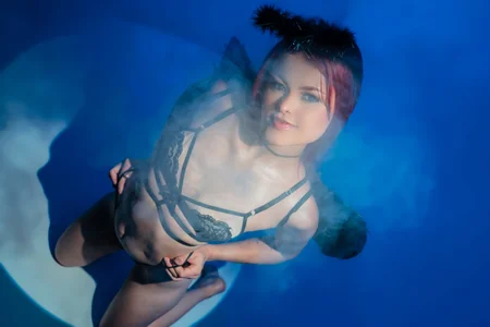 NahomiRichards_ Public Pic 3