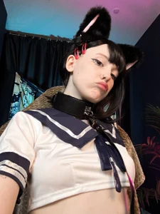 Crackling_Tatii School Girl Kitty Foto 3