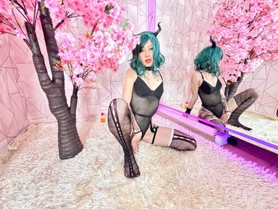 Alicebenett: sexi girl 🍆🔥 ( 3 фото)