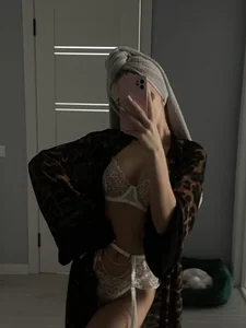 AnitaLamb Public 사진 3