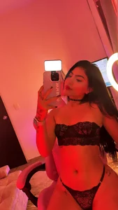 Sussan_Nicolle Public Pic 2