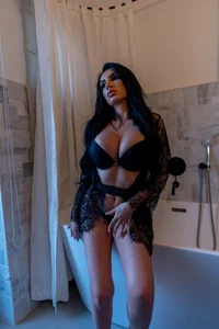 RubyConner Dangerous Charm зображення