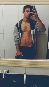 MALIK-PARVATIのUma de rosto heheの枚の写真